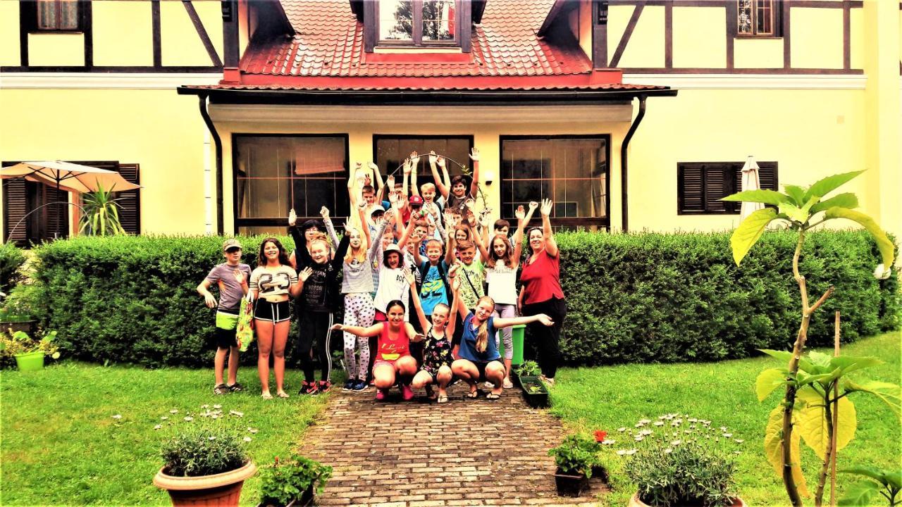 Penzion Pod Orechom Turčianske Teplice Exterior foto